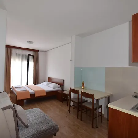 Lägenhet 6 Palmi Budva