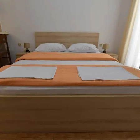 6 Palmi * Budva